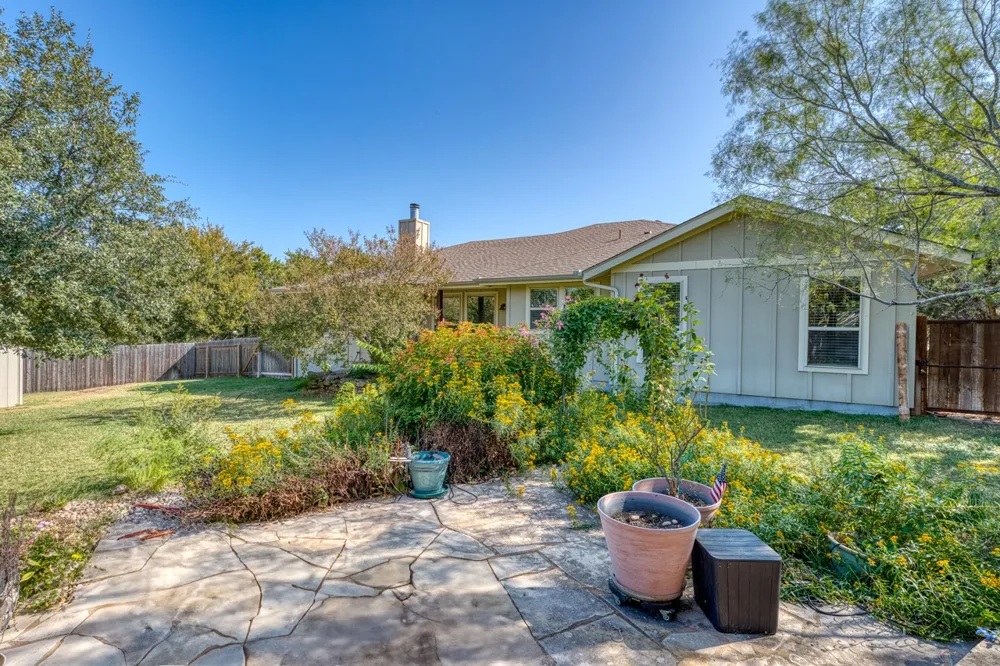 706 Rogart Drive Spicewood, TX 78669