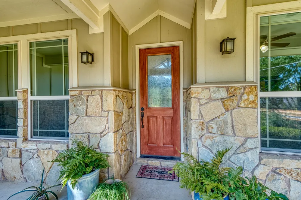 706 Rogart Drive Spicewood, TX 78669