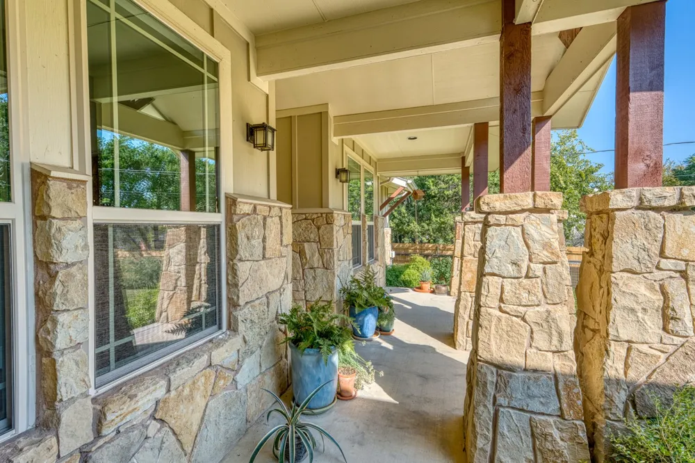 706 Rogart Drive Spicewood, TX 78669