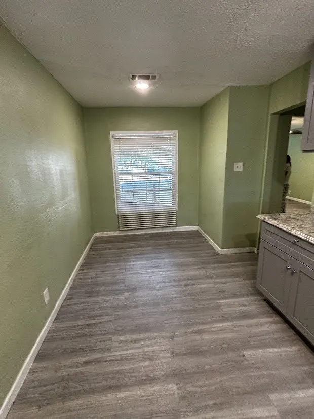 202 E Carolyn Drive Garland, TX 75041