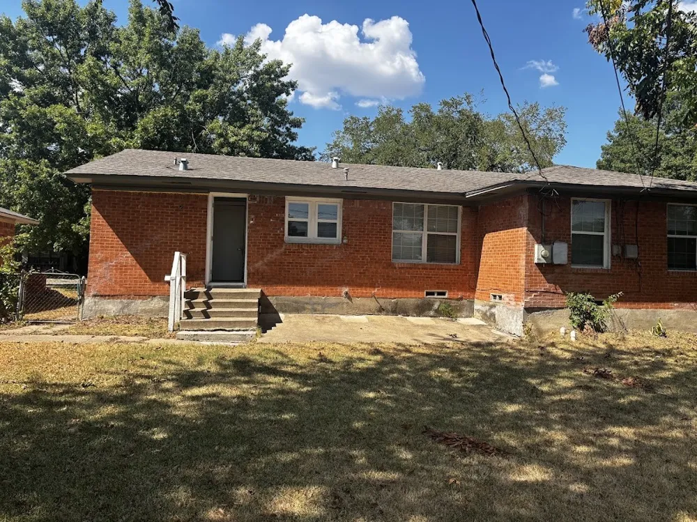 202 E Carolyn Drive Garland, TX 75041
