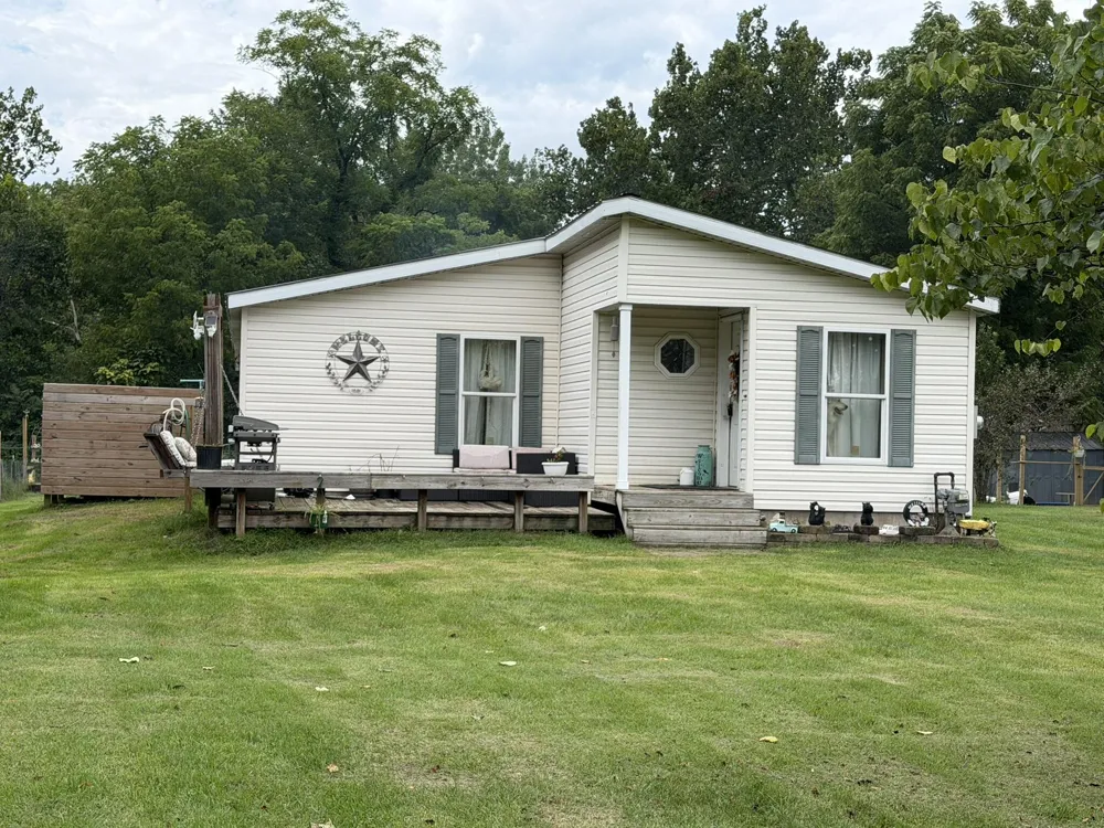 40 S Pine Street Breedsville Village, MI 49056