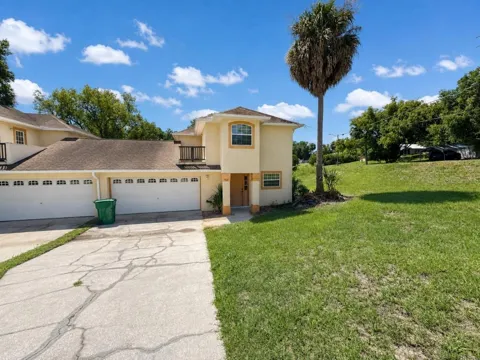 912 E CITRUS AVENUE