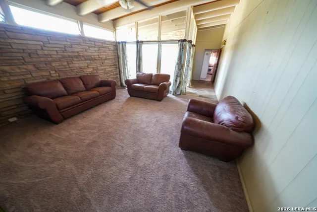 664 S Edwards Ave Charlotte, TX 78011