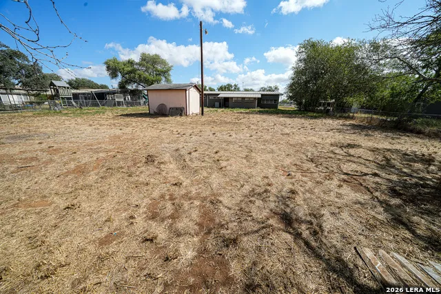 664 S Edwards Ave Charlotte, TX 78011