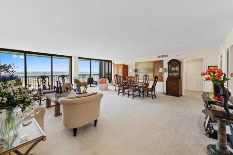 2480 PRESIDENTIAL WAY #1603