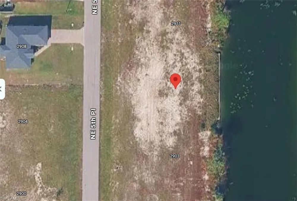 2907 NE 5th Place Cape Coral, FL 33909