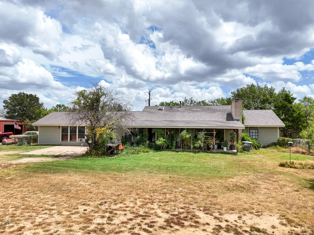 485 FM 672 Dale, TX 78616