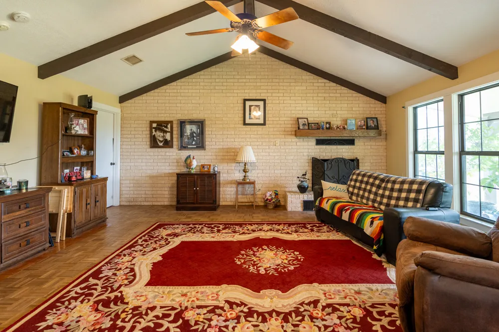 485 FM 672 Dale, TX 78616
