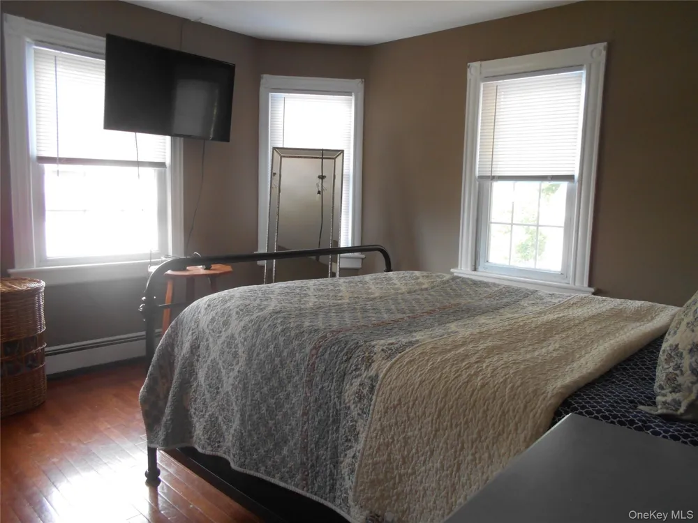 28 Centre Avenue East Rockaway, NY 11518