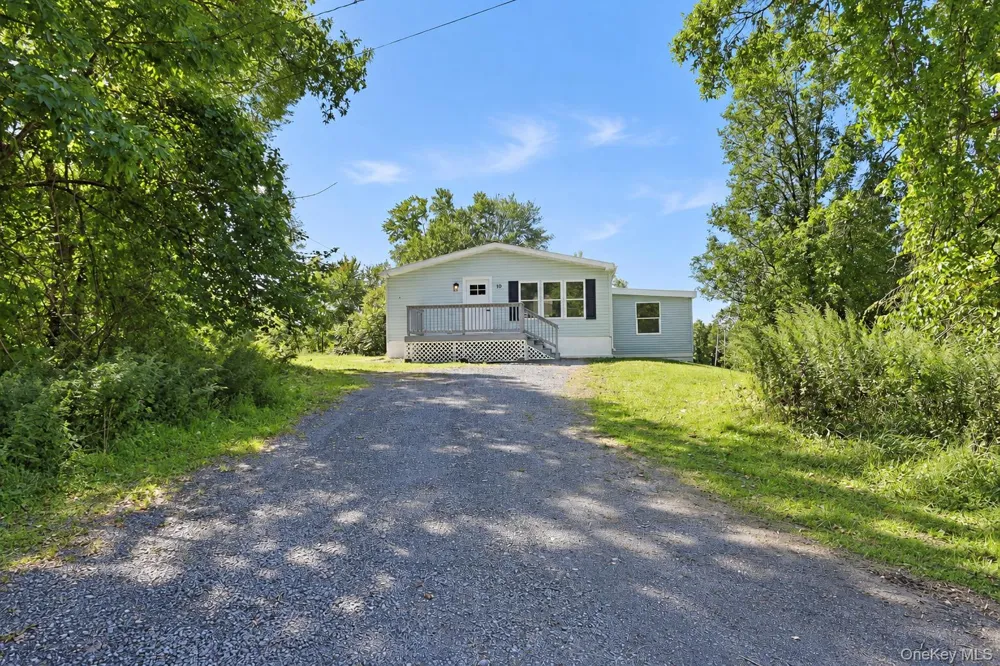 10 Spike Horn Road Saugerties, NY 12477