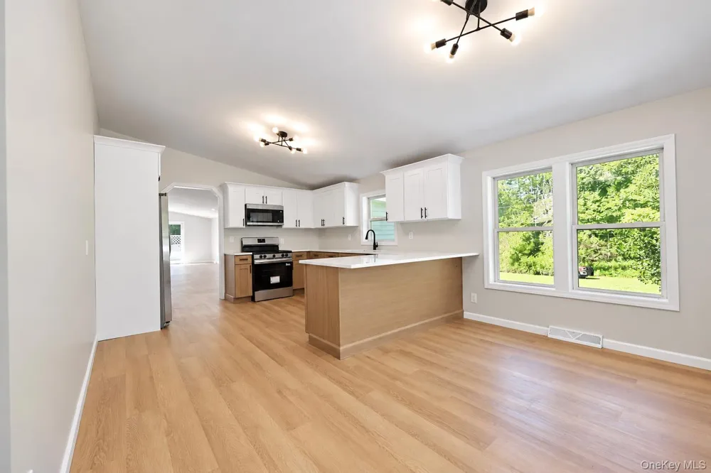 10 Spike Horn Road Saugerties, NY 12477