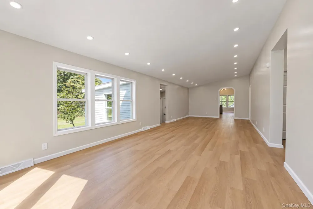 10 Spike Horn Road Saugerties, NY 12477