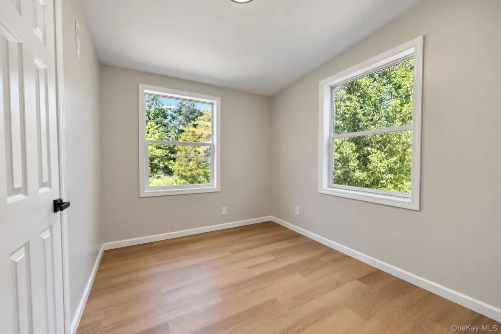 10 Spike Horn Road Saugerties, NY 12477