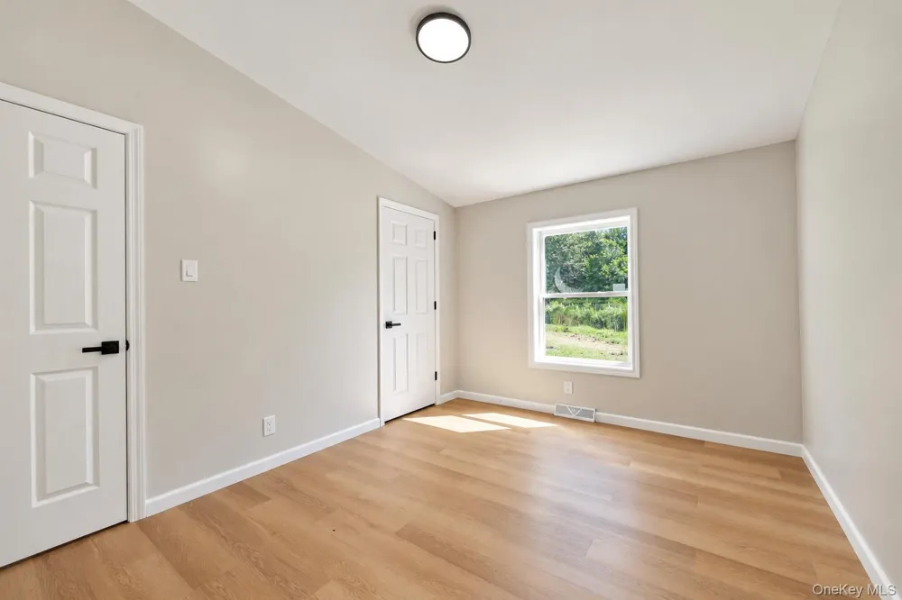 10 Spike Horn Road Saugerties, NY 12477