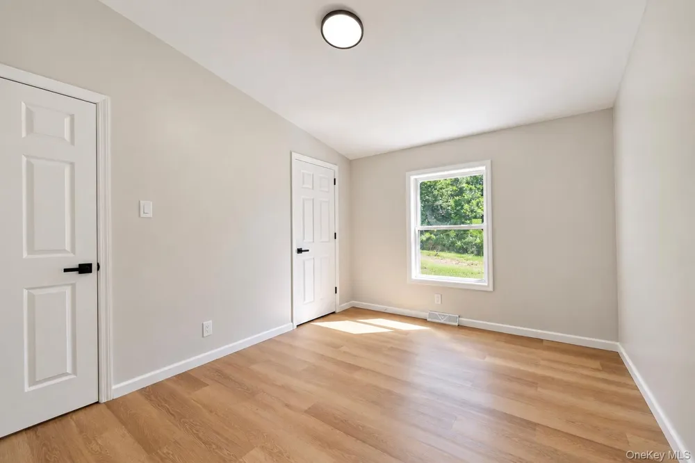 10 Spike Horn Road Saugerties, NY 12477
