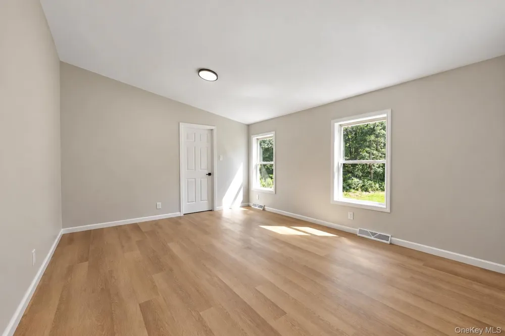 10 Spike Horn Road Saugerties, NY 12477