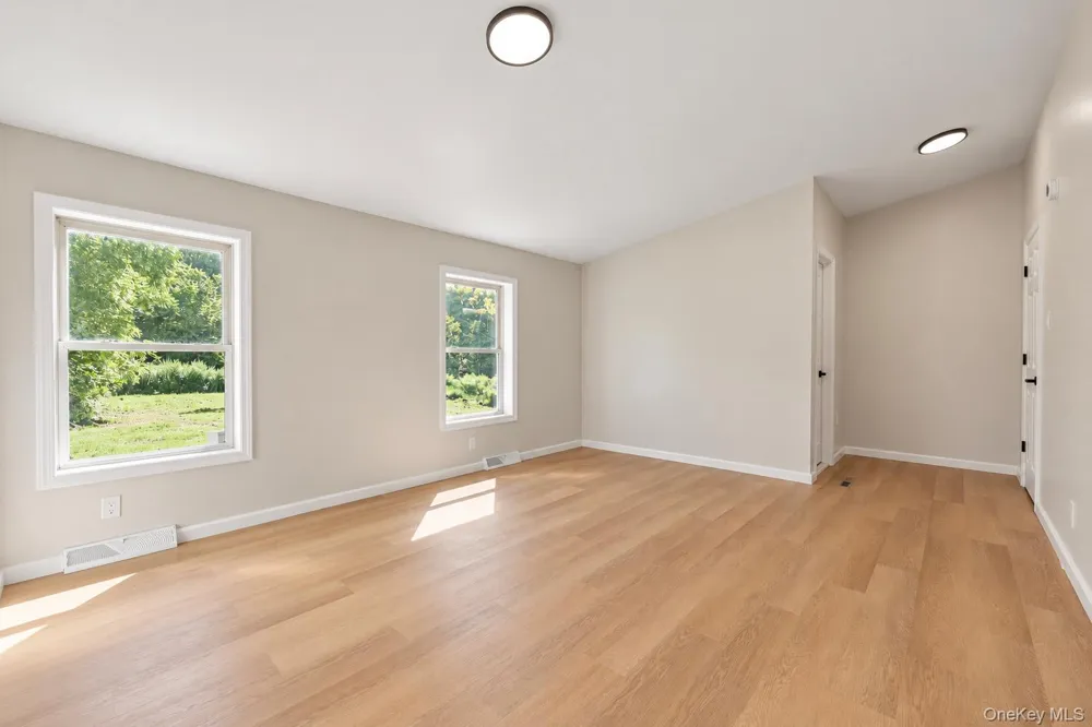 10 Spike Horn Road Saugerties, NY 12477