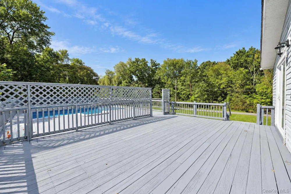 10 Spike Horn Road Saugerties, NY 12477