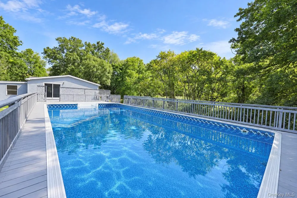 10 Spike Horn Road Saugerties, NY 12477