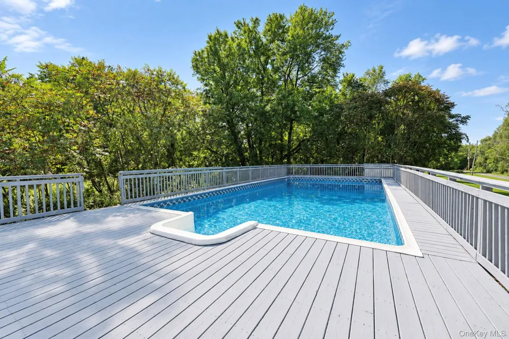 10 Spike Horn Road Saugerties, NY 12477