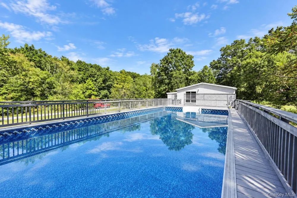 10 Spike Horn Road Saugerties, NY 12477