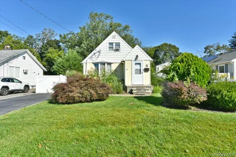 35 Montauk Drive
