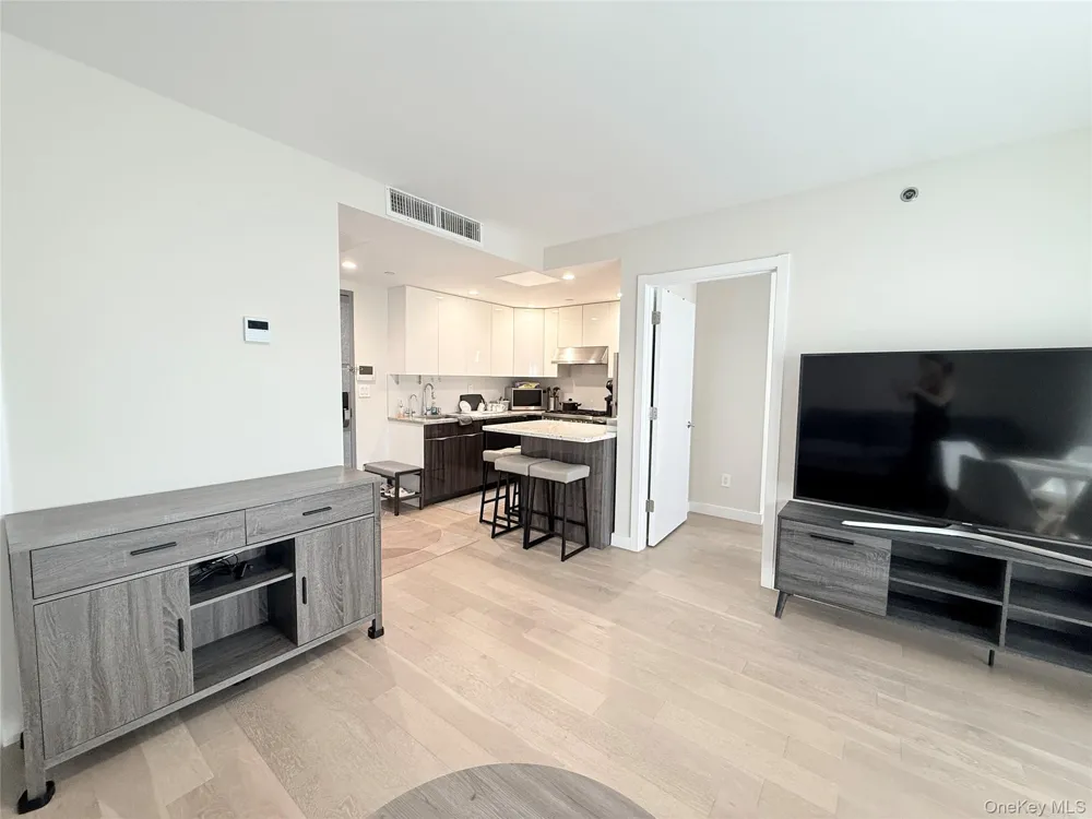 15353 77th Avenue #3C Flushing, NY 11367
