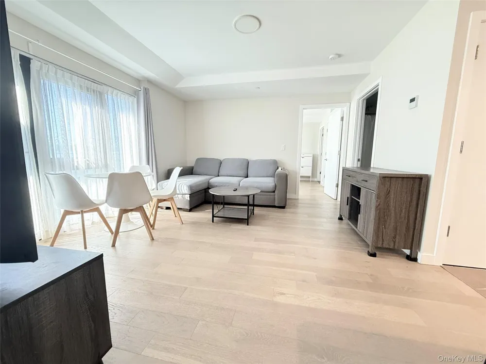 15353 77th Avenue #3C Flushing, NY 11367