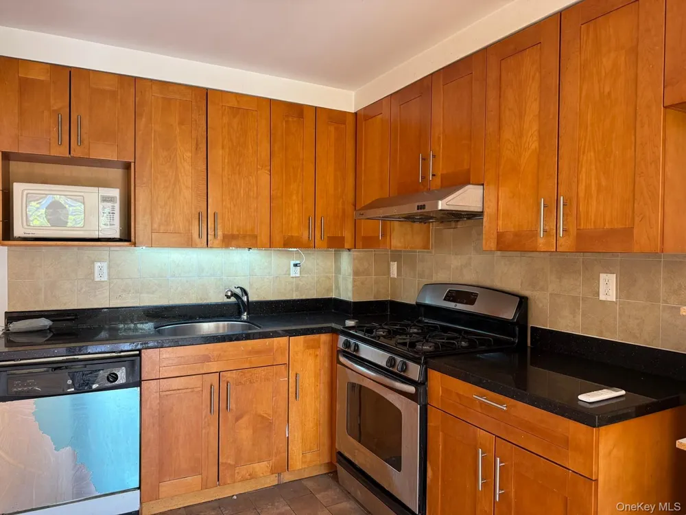 93-05 37th Avenue #2B Jackson Heights, NY 11372