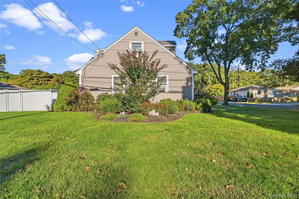225 Harrison Avenue Miller Place, NY 11764