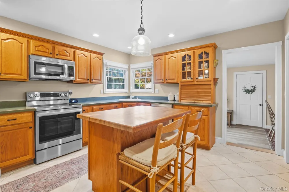 225 Harrison Avenue Miller Place, NY 11764