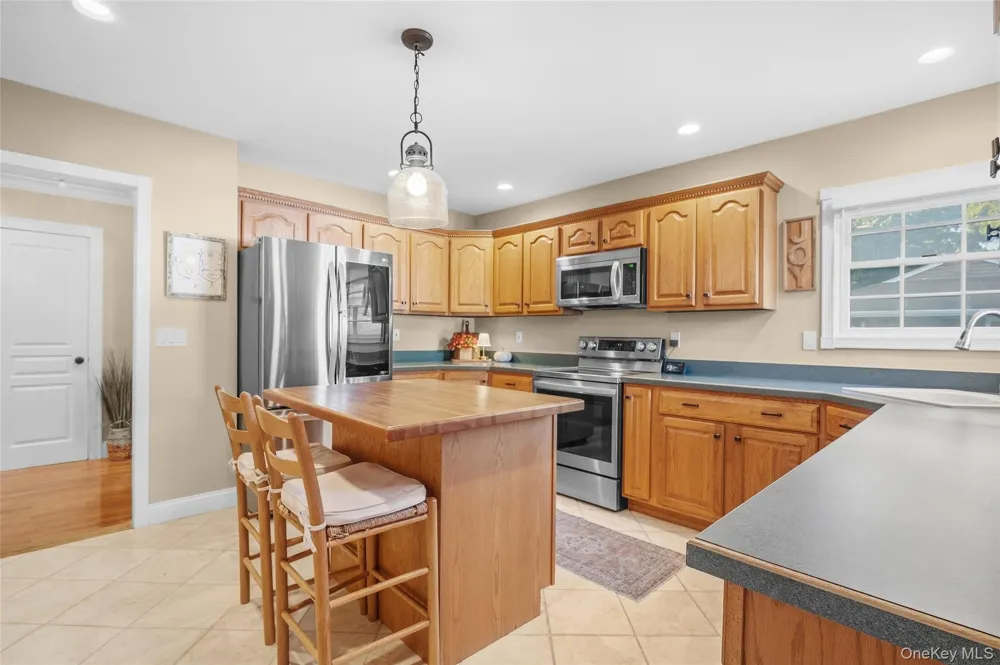 225 Harrison Avenue Miller Place, NY 11764