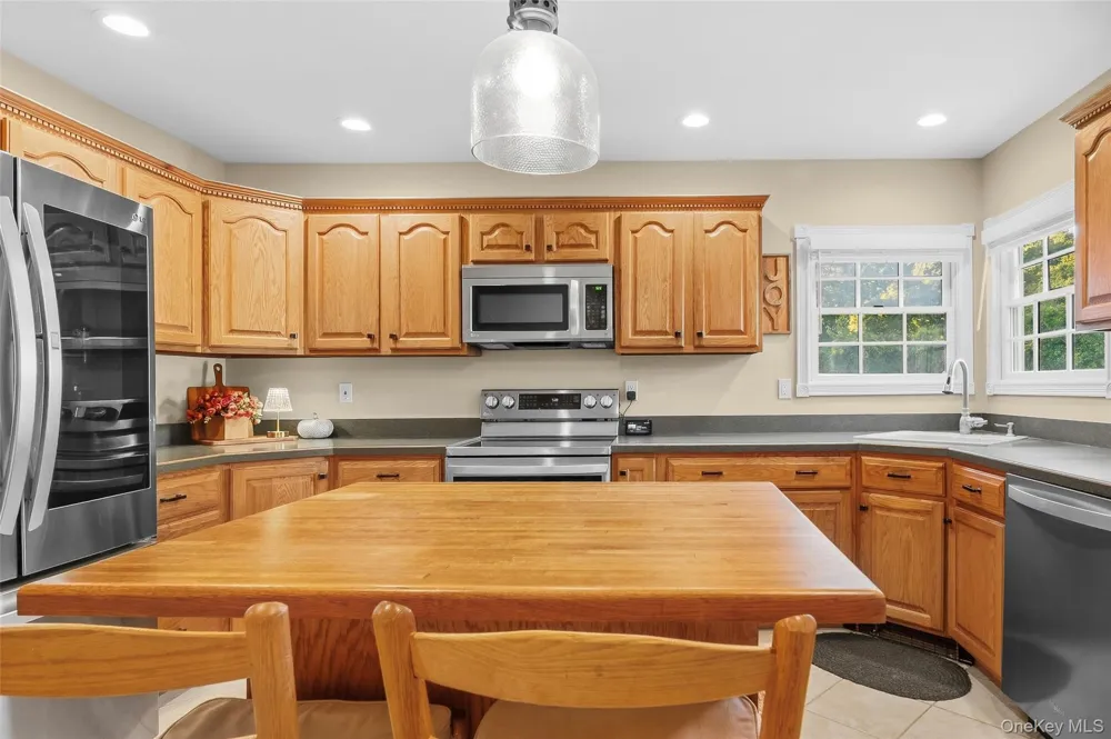 225 Harrison Avenue Miller Place, NY 11764