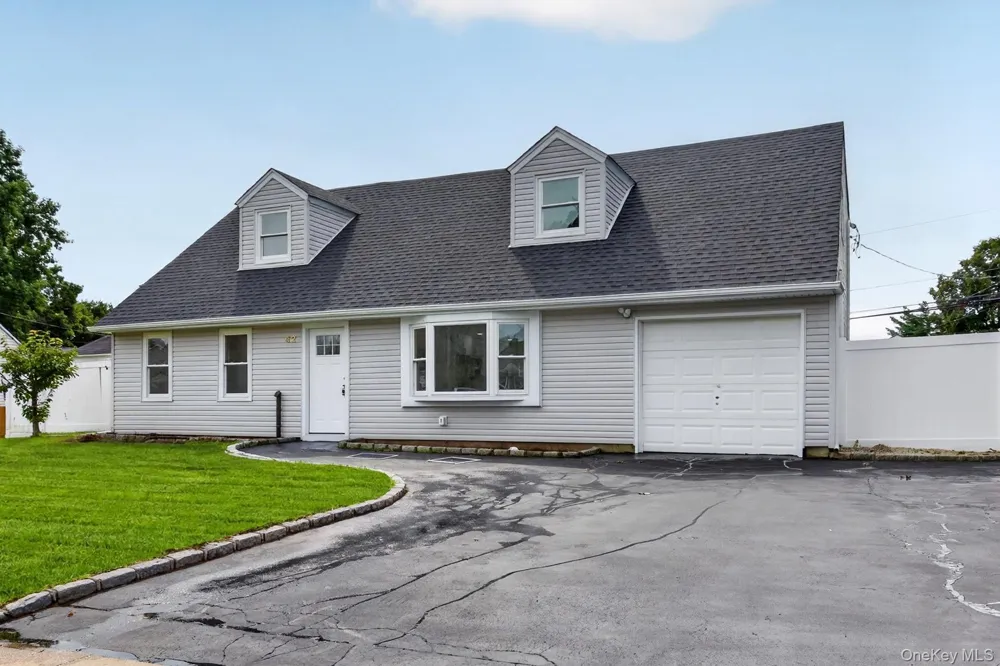42 Clymer Street Port Jefferson Station, NY 11776