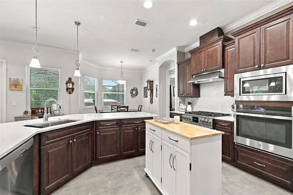 510 CREEKSIDE COURT Safety Harbor, FL 34695