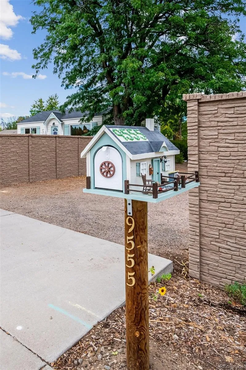 9555 W 6th Avenue Lakewood, CO 80215