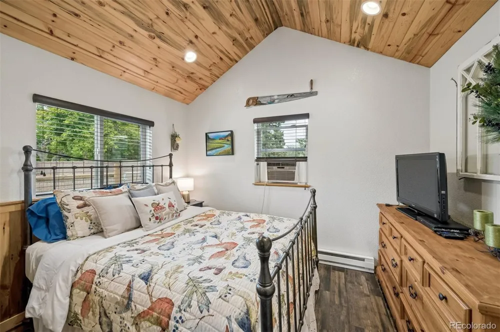 9555 W 6th Avenue Lakewood, CO 80215