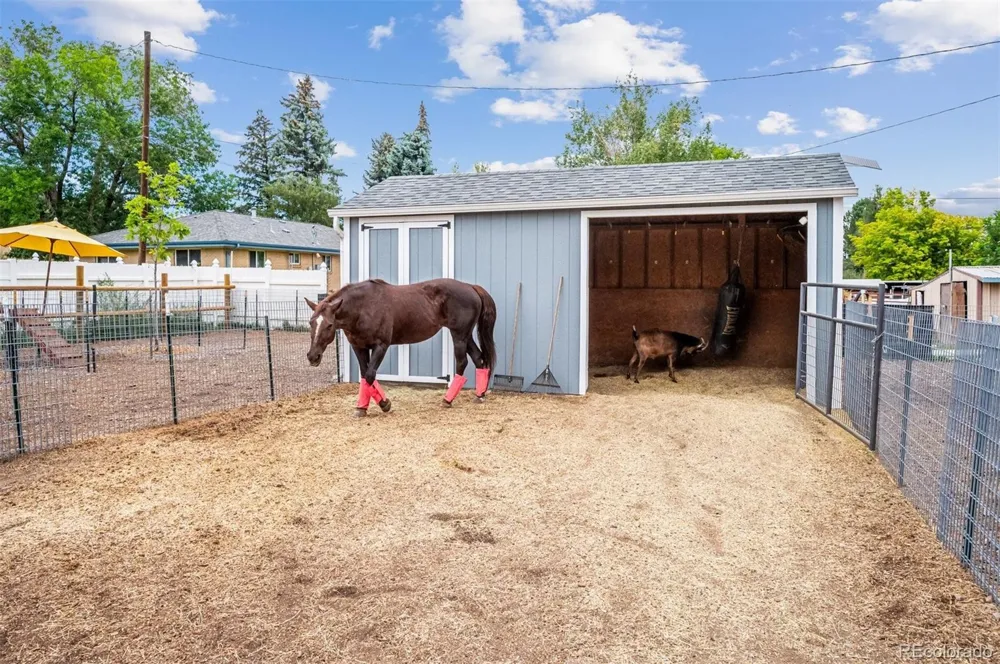 9555 W 6th Avenue Lakewood, CO 80215