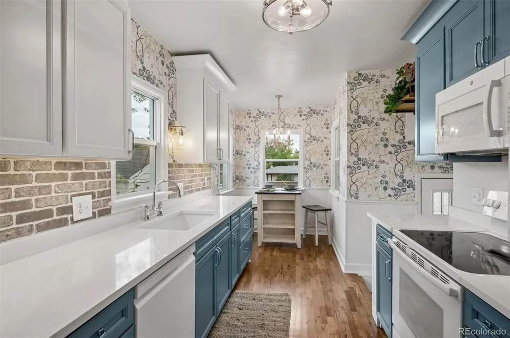 9555 W 6th Avenue Lakewood, CO 80215