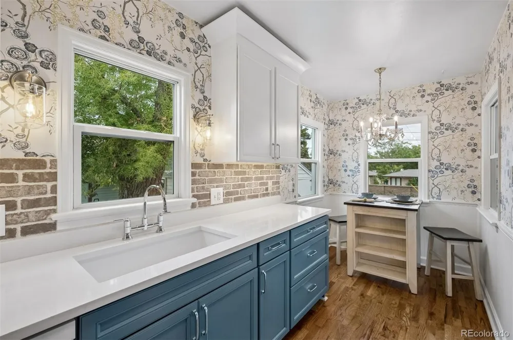 9555 W 6th Avenue Lakewood, CO 80215