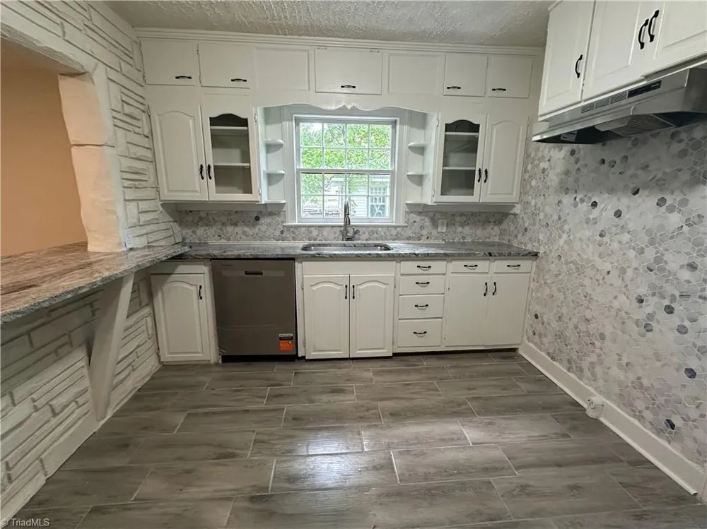 1900 Peachtree Street Winston-Salem, NC 27107