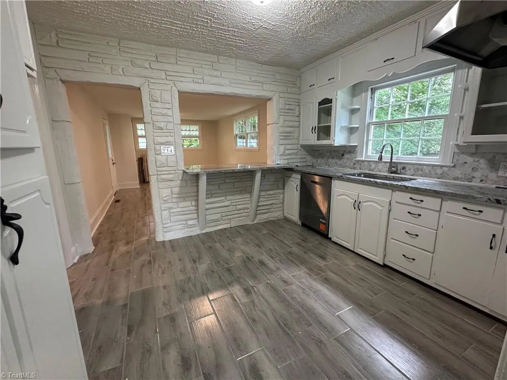 1900 Peachtree Street Winston-Salem, NC 27107