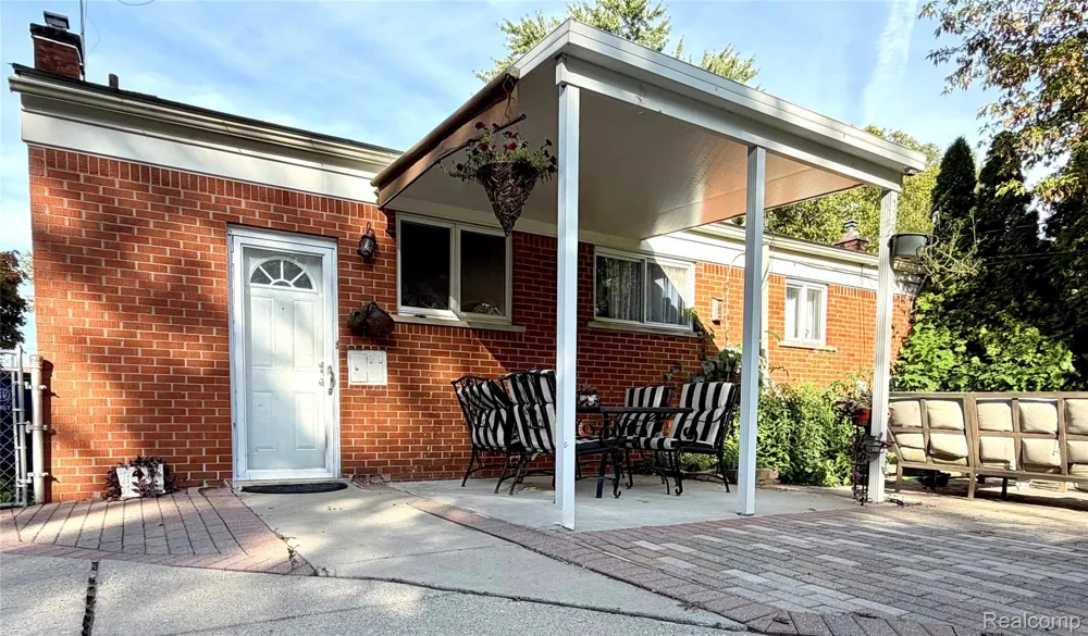 32833 Merritt Drive Westland City, MI 48185