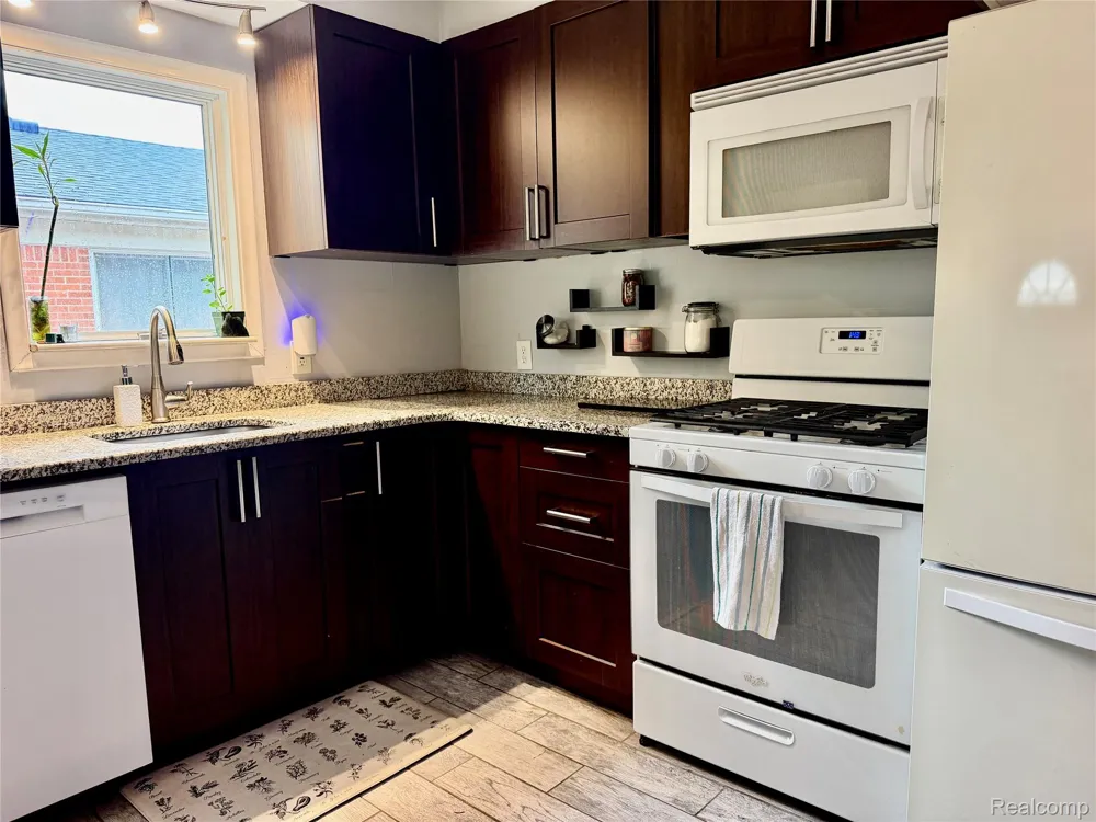 32833 Merritt Drive Westland City, MI 48185