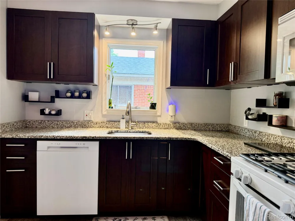 32833 Merritt Drive Westland City, MI 48185