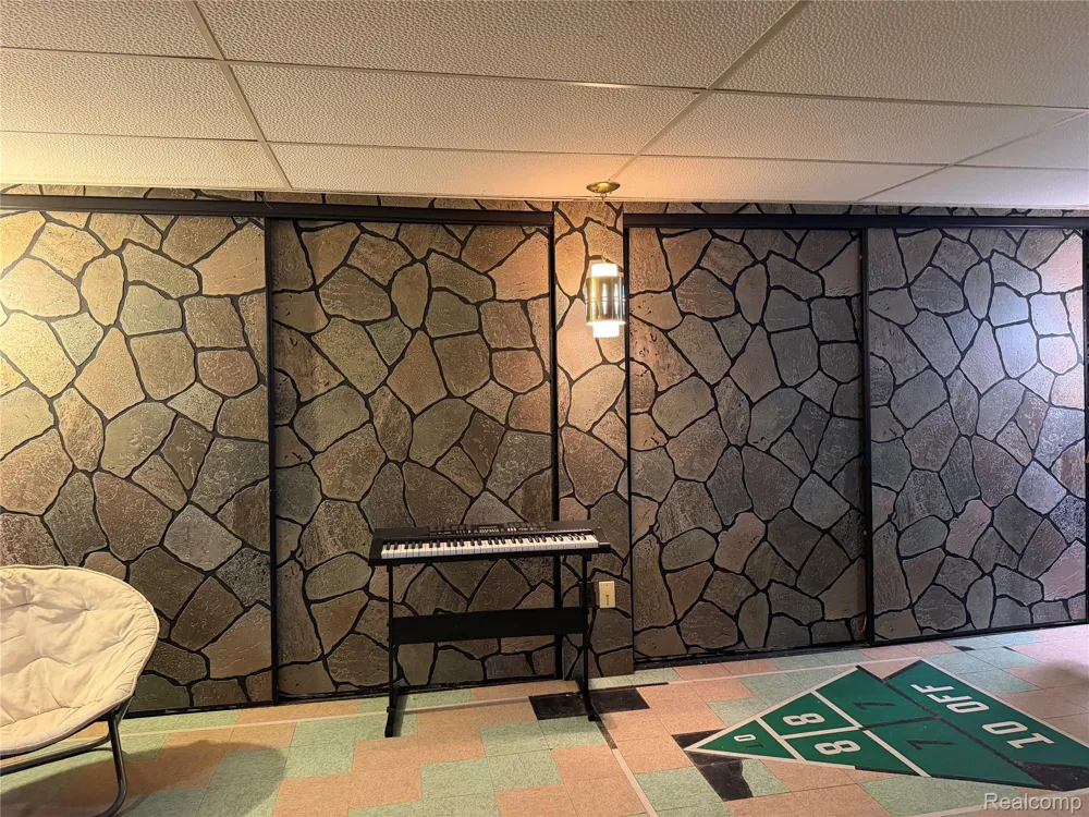 32833 Merritt Drive Westland City, MI 48185