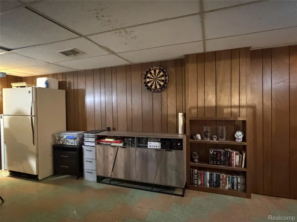 32833 Merritt Drive Westland City, MI 48185