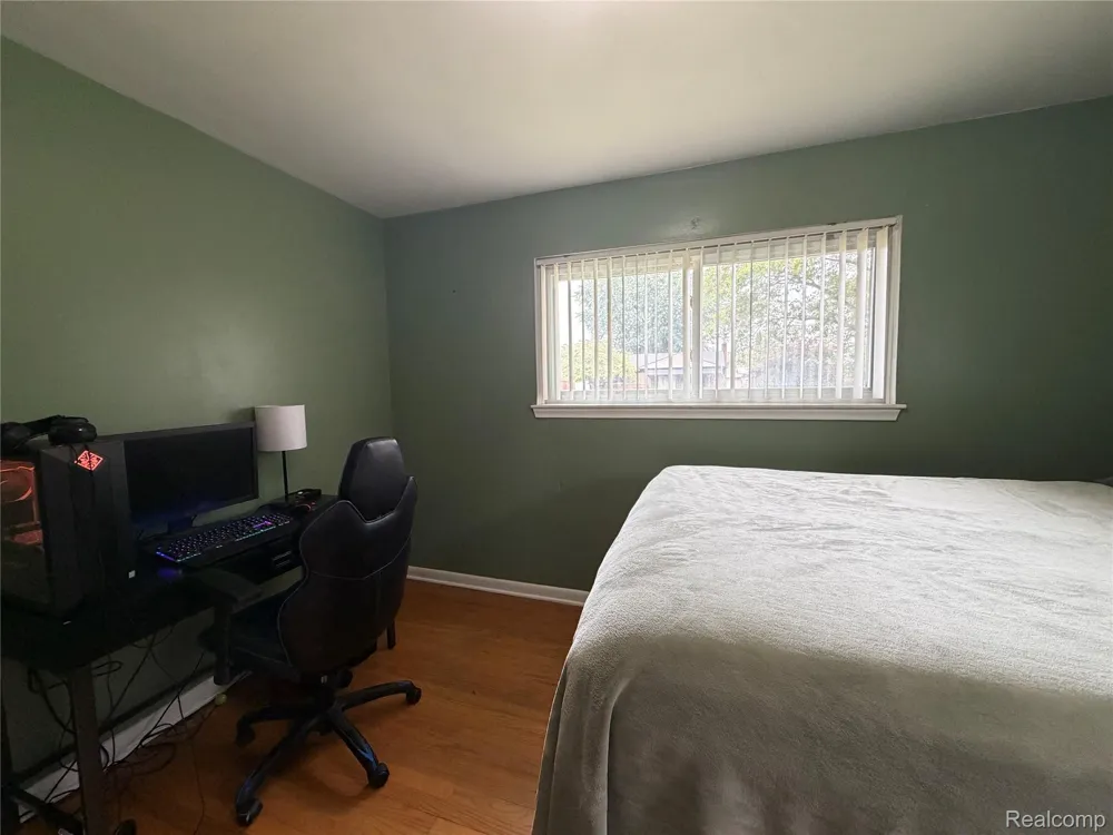 32833 Merritt Drive Westland City, MI 48185