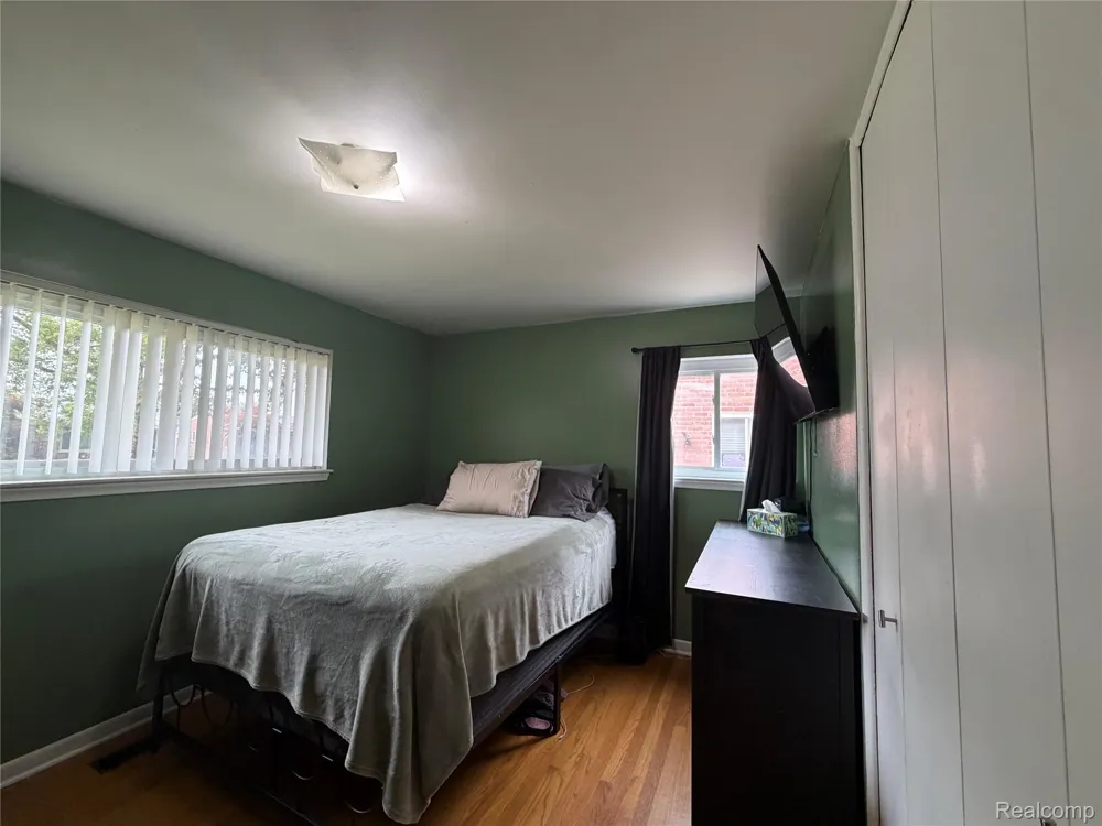 32833 Merritt Drive Westland City, MI 48185